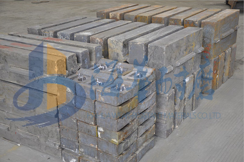 高錳鋼耐磨錘頭(圖5) 高錳鋼耐磨錘頭(圖5)